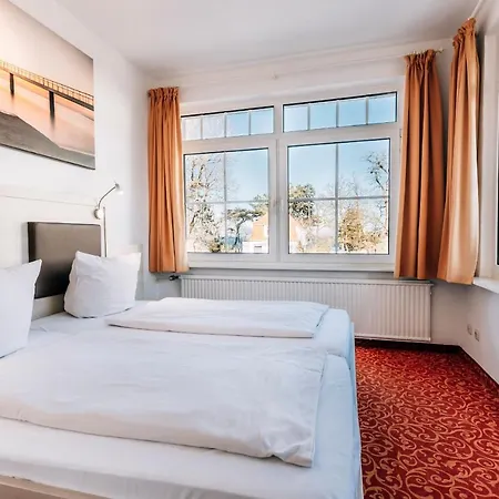 Gorch Fock فندق تيميندورفير ستراند